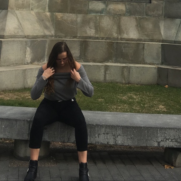 Zara off the shoulder sweater - Picture 3 of 3